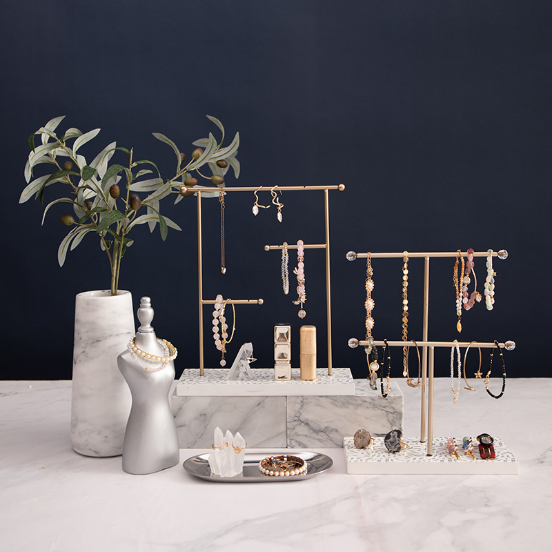 Стеллаж для хранения ювелирных изделий с основанием